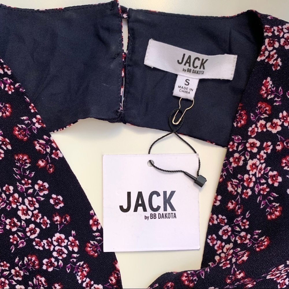 NWT Jack by BB Dakota Ditsy Floral Navy Jumpsuit - Picture 6 of 6